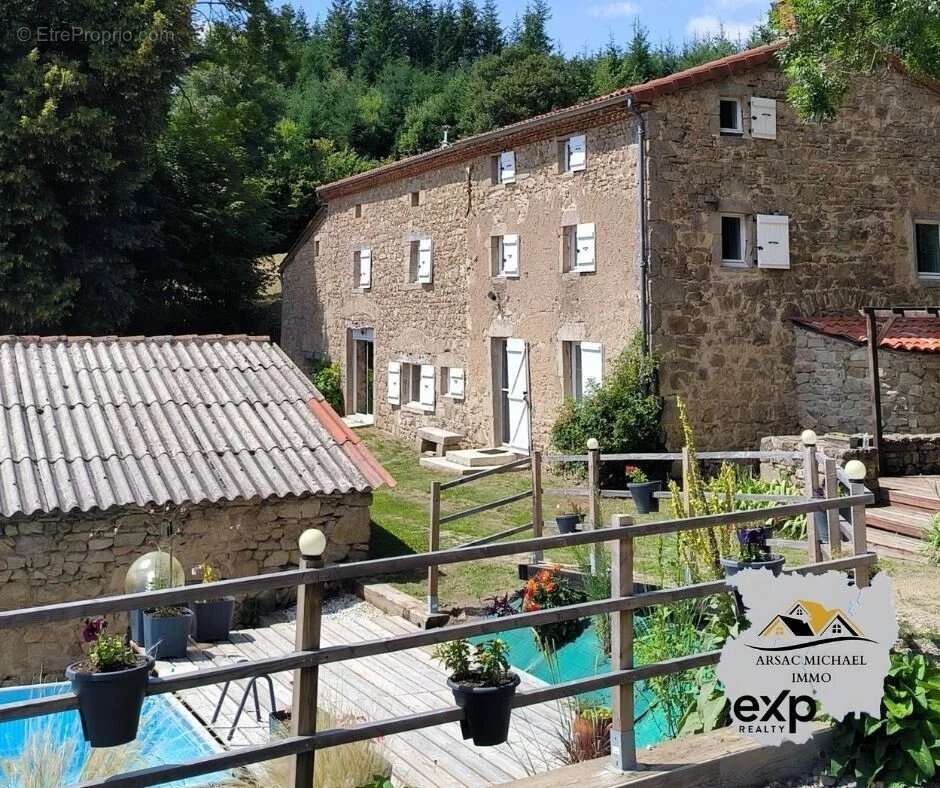 Maison à VERNET-LA-VARENNE