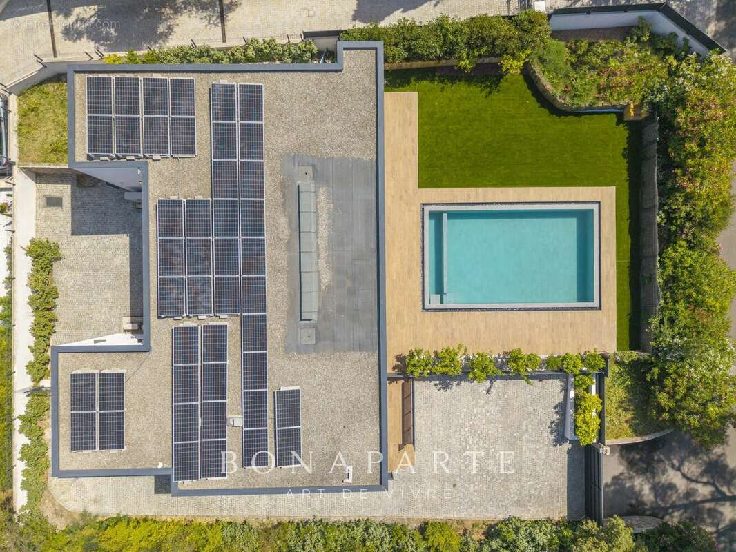 EXCLUSIVITÉ – Villa contemporaine de 330m² à très haute performance énergétique - photo 17