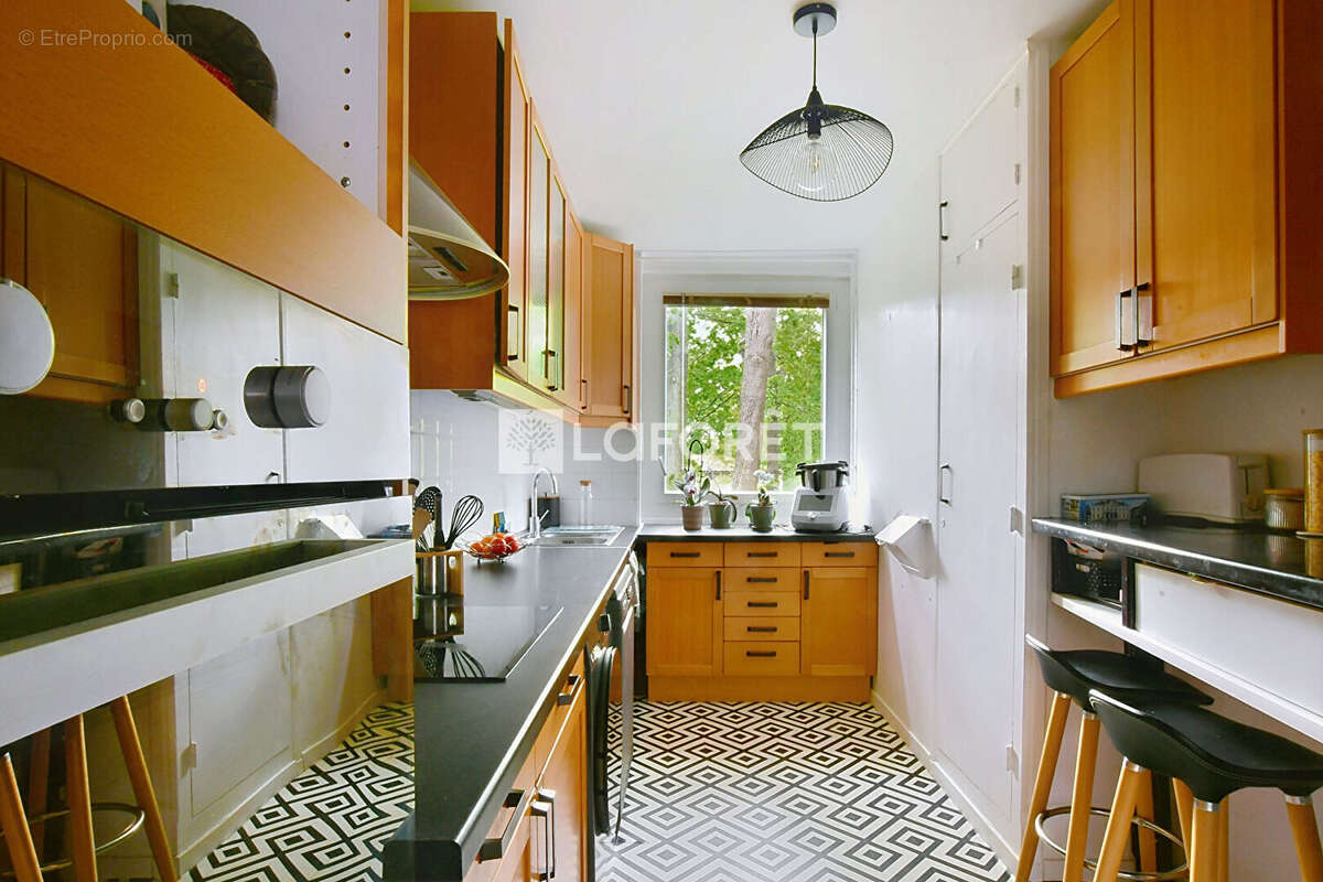 Appartement à LA CELLE-SAINT-CLOUD