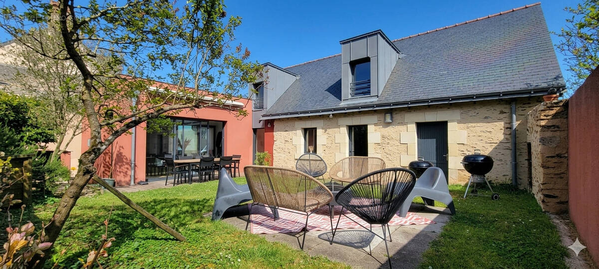 Maison à BRISSAC-QUINCE