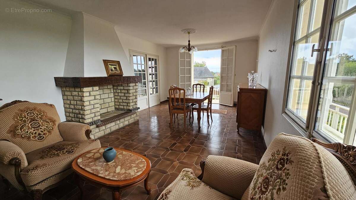Maison à CAVIGNY