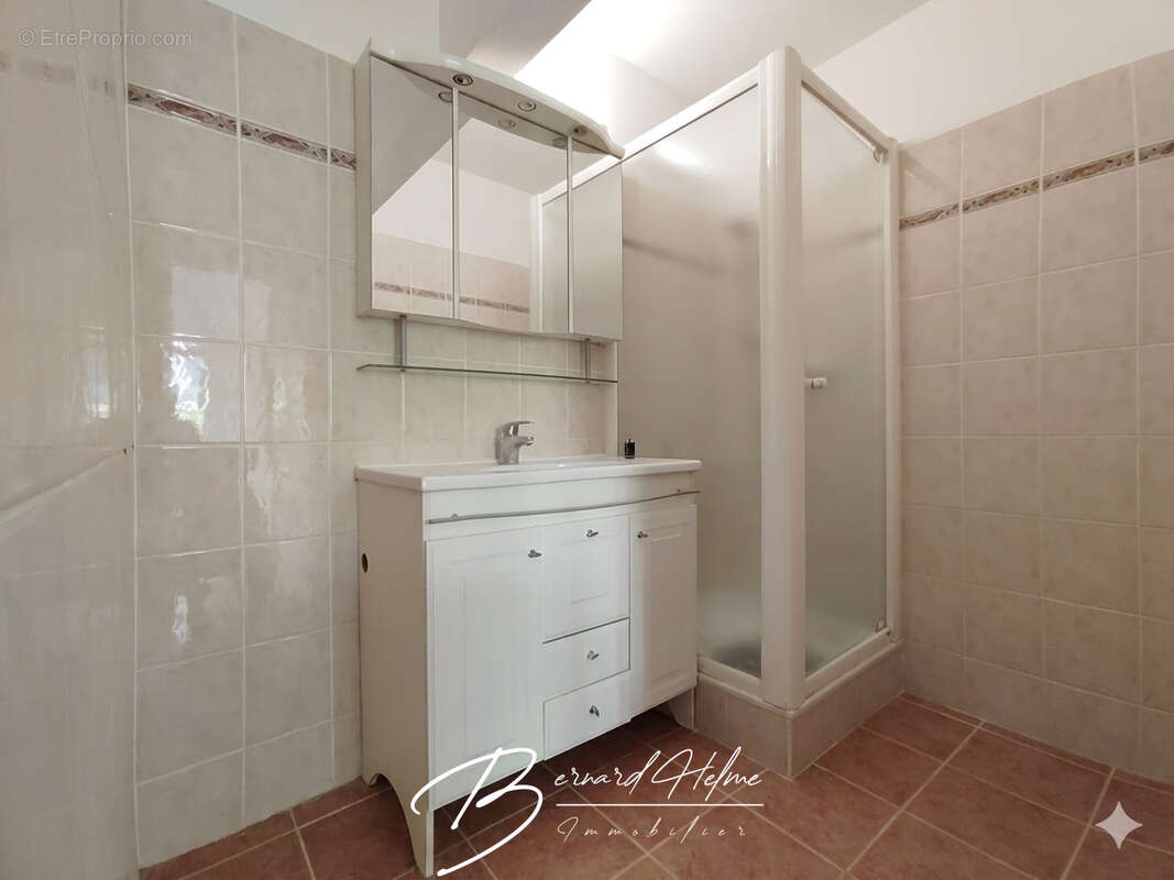 Appartement à MARSEILLE-1E