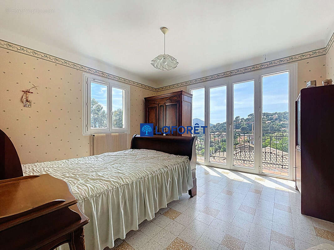 Maison à CARQUEIRANNE