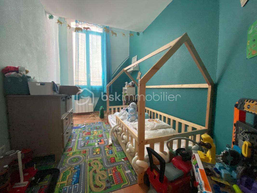 Appartement à SIGNES