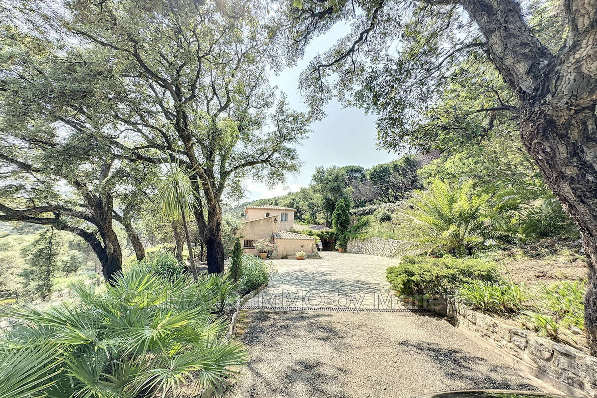 Maison à LA GARDE-FREINET