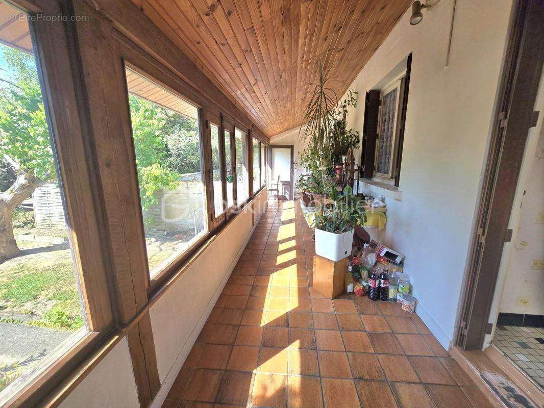 Appartement à PUY-GUILLAUME