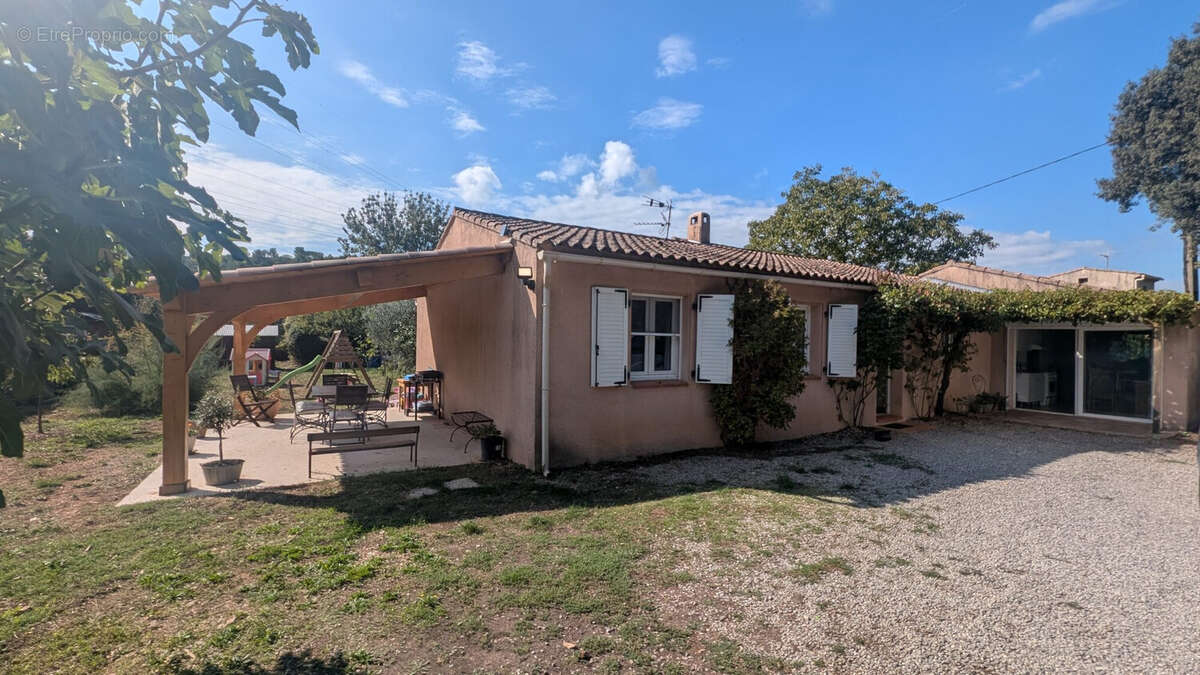 Maison à SAINTE-ANASTASIE-SUR-ISSOLE