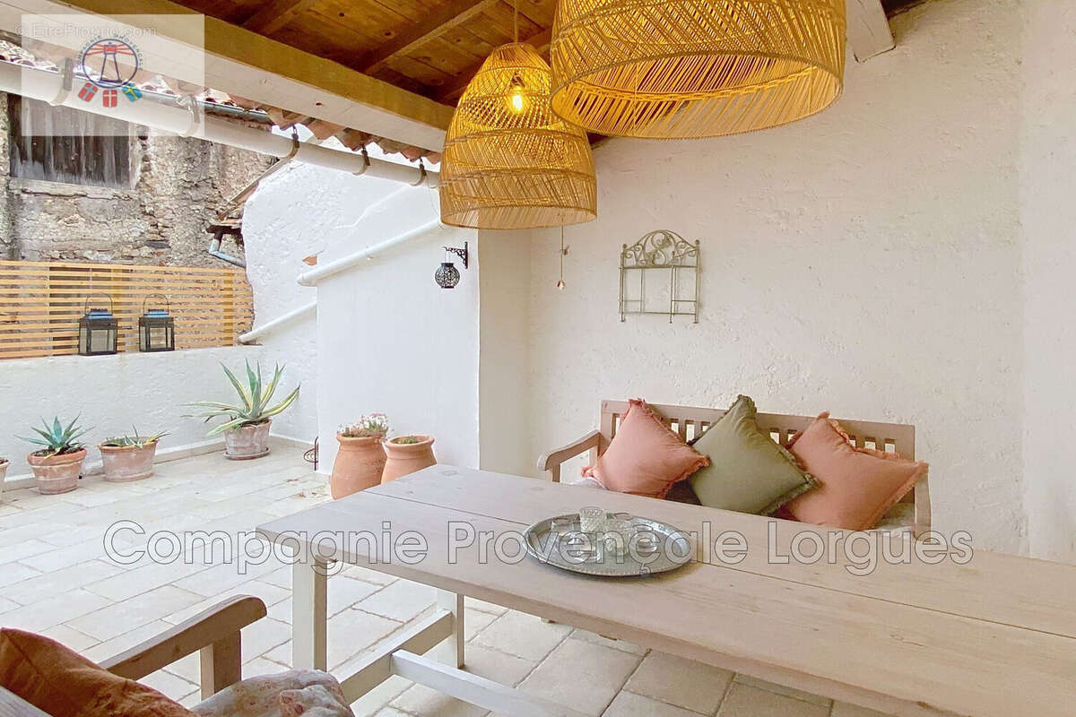 Appartement à COTIGNAC