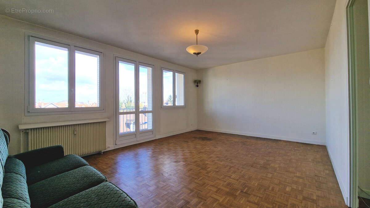 T4 de 69m2 avec balcon et cave - photo 3