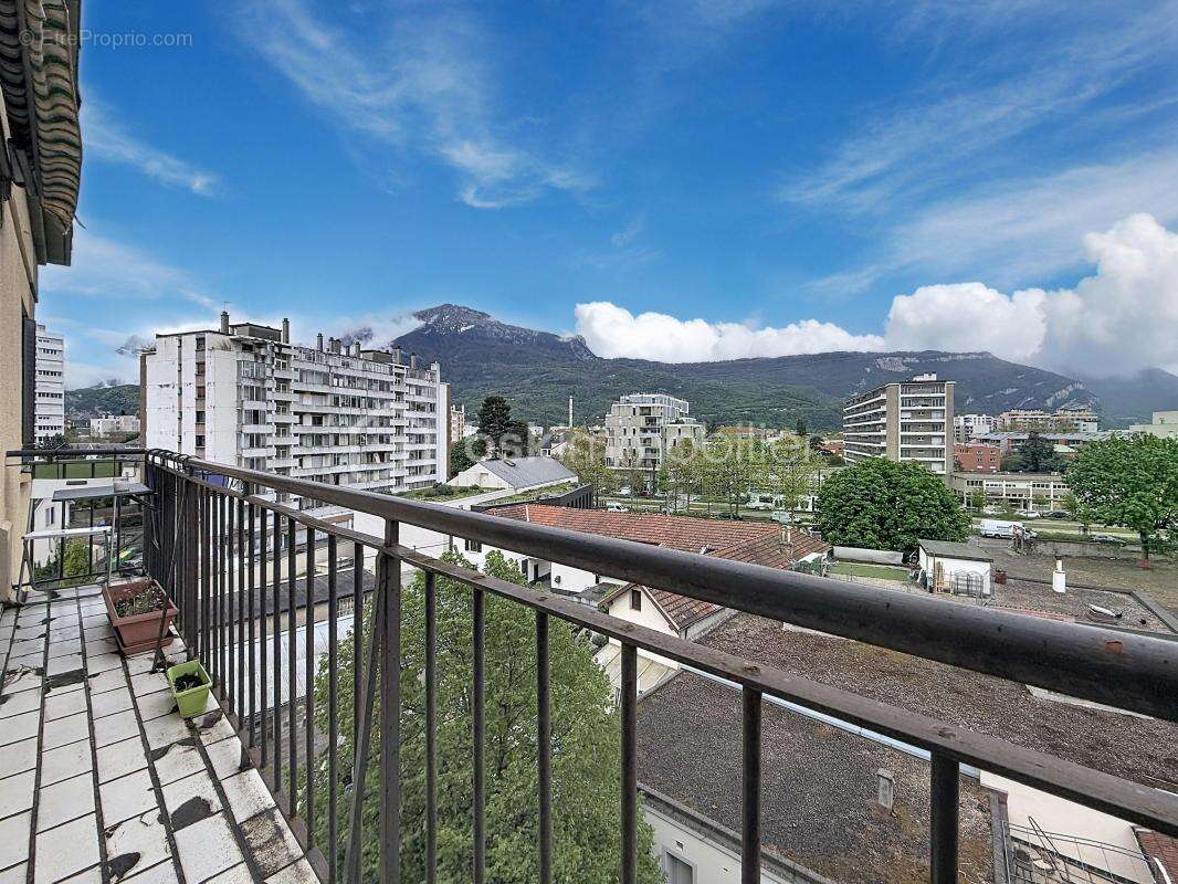 Appartement T4 de 67m2- DERNIER ÉTAGE + cave - photo 9