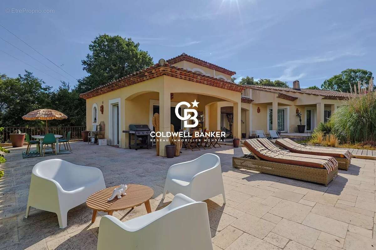 Maison à BORMES-LES-MIMOSAS