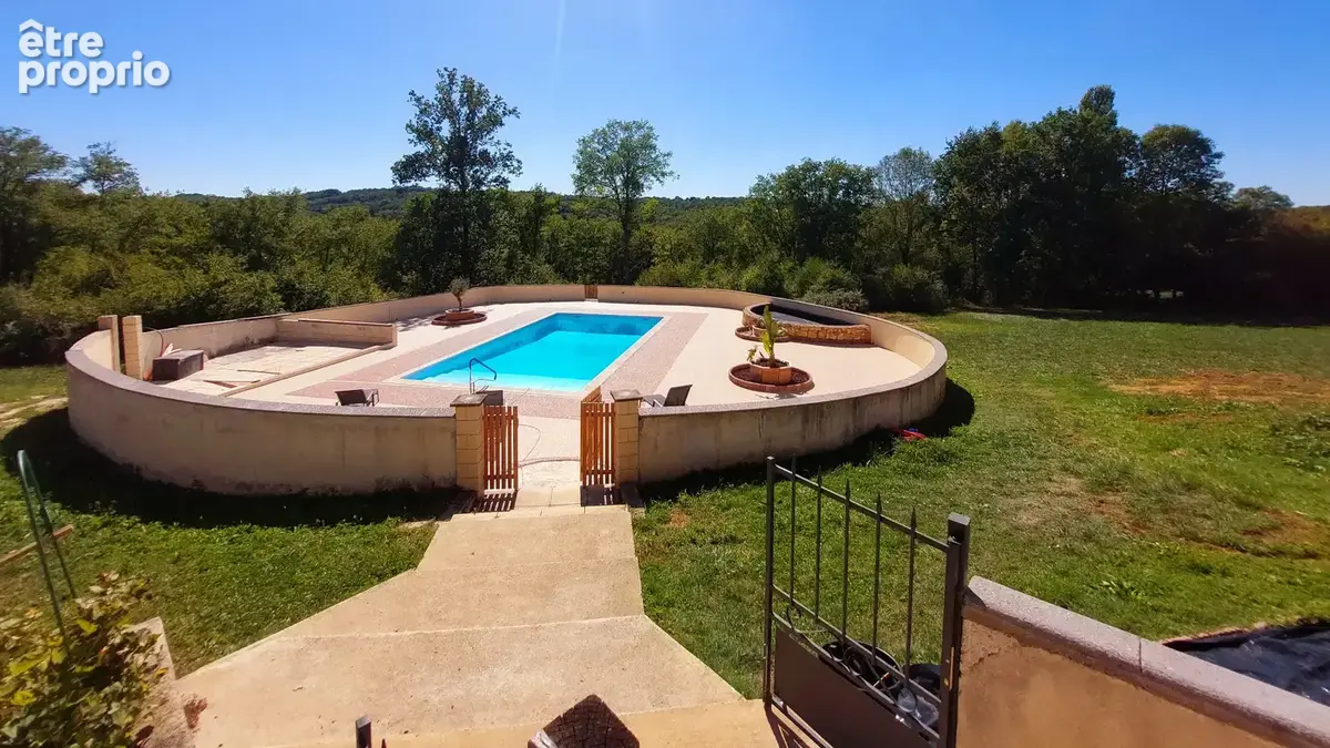 Propriété de caractère de 444 m² avec piscine et 9 012 m² de terrain à Payrac, rendement locatif avec divers possibilités d'acce - photo 13