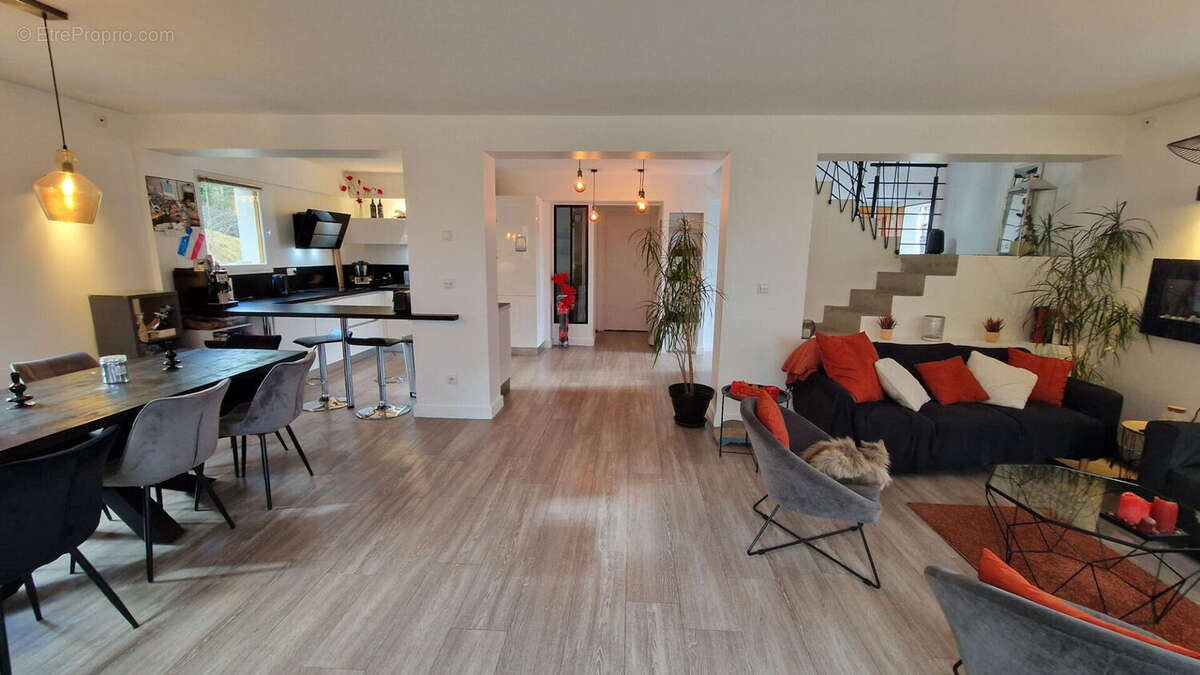 VIVIERS DU LAC appartement T6duplex récent - photo 11