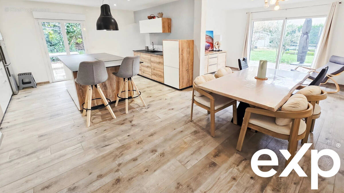 Maison à CHENS-SUR-LEMAN