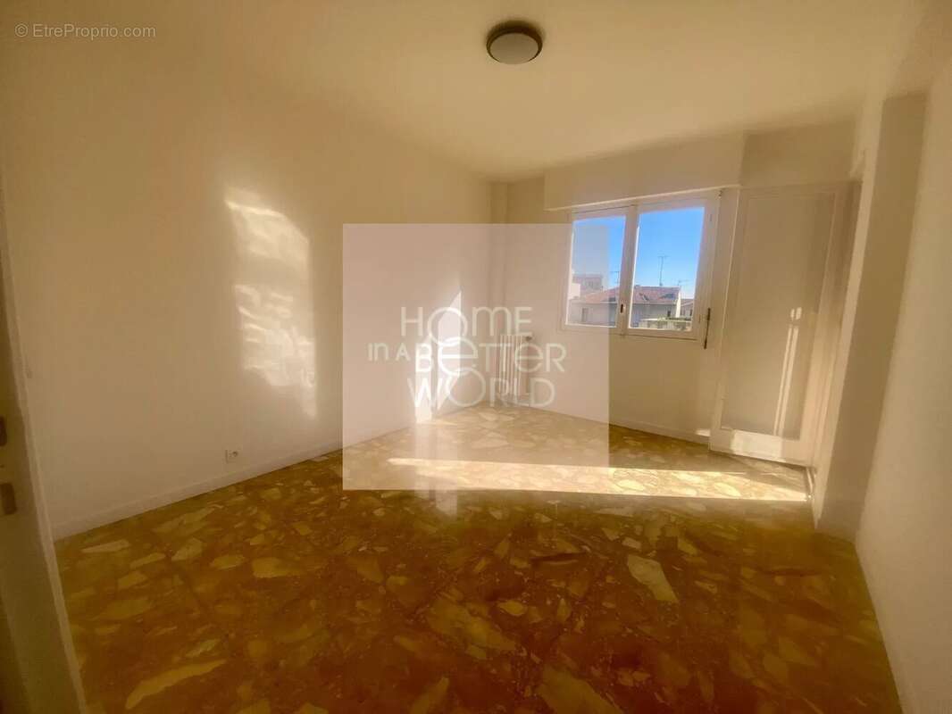 Appartement à BEAULIEU-SUR-MER