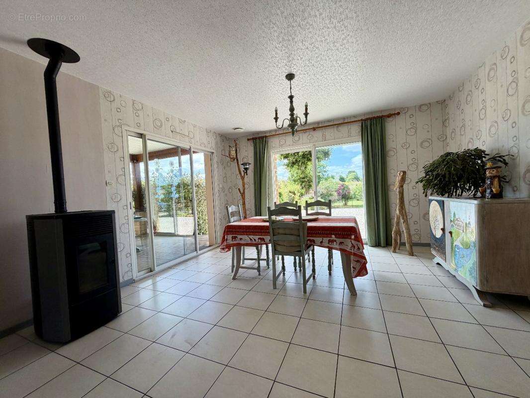 Maison 131 m² à Parentis-En-Born  - photo 4