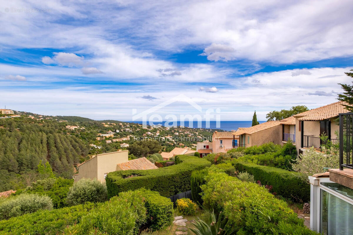 Maison à ROQUEBRUNE-SUR-ARGENS