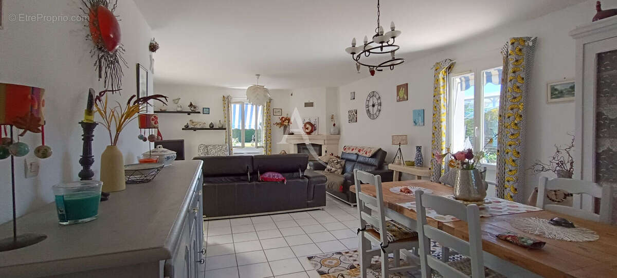 Maison à SAINT-NAZAIRE-SUR-CHARENTE