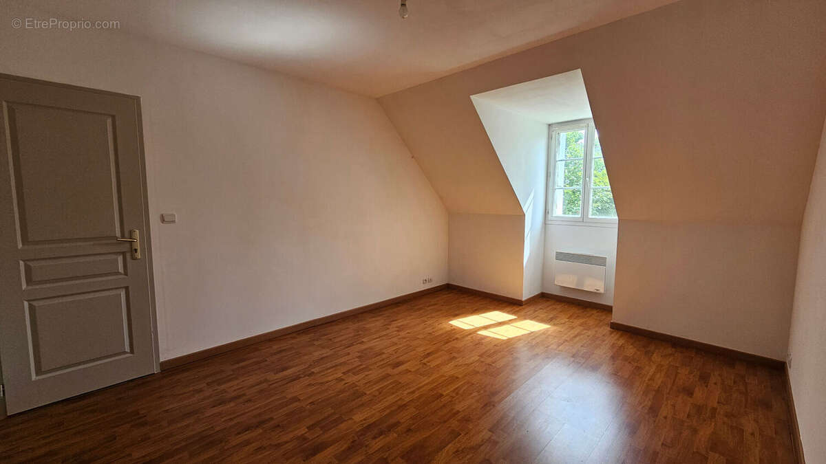 Maison à PARCAY-MESLAY