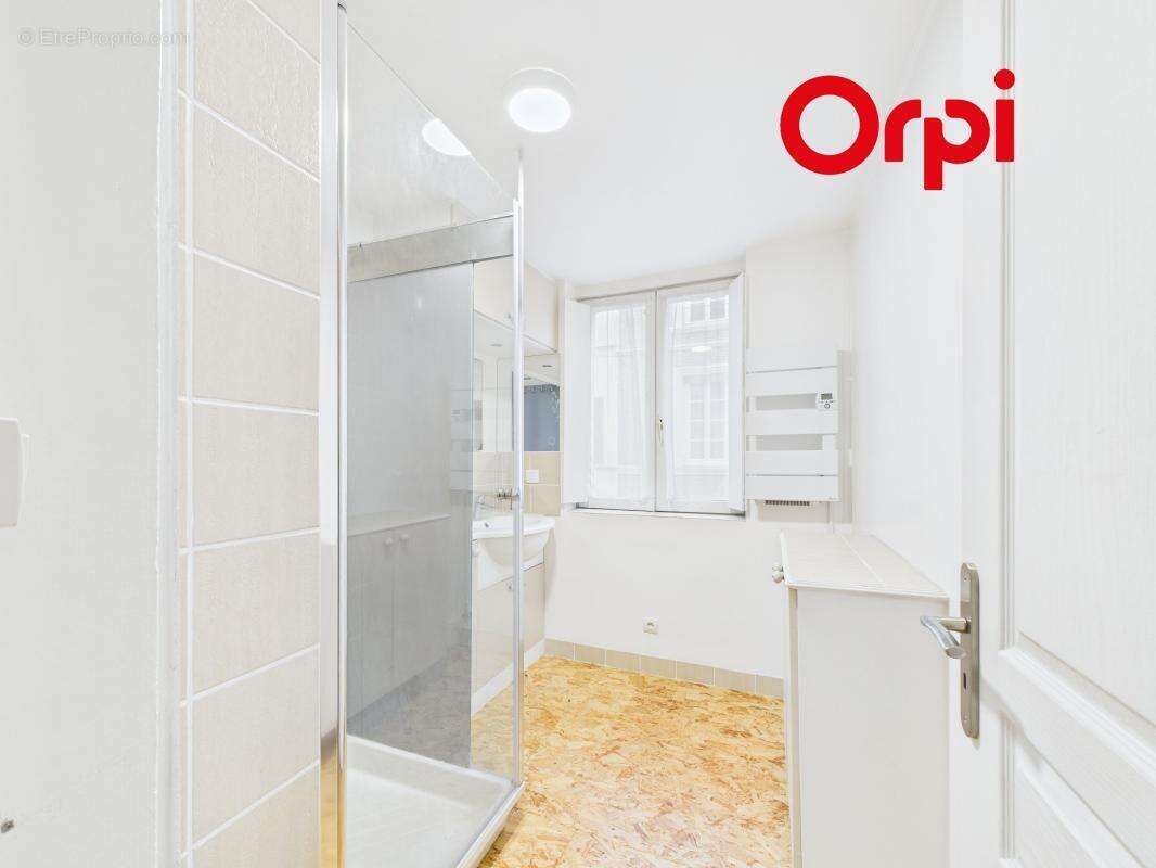 A vendre en exclusivité en centre-ville Bernay et à 700 mètres de la gare - photo 6