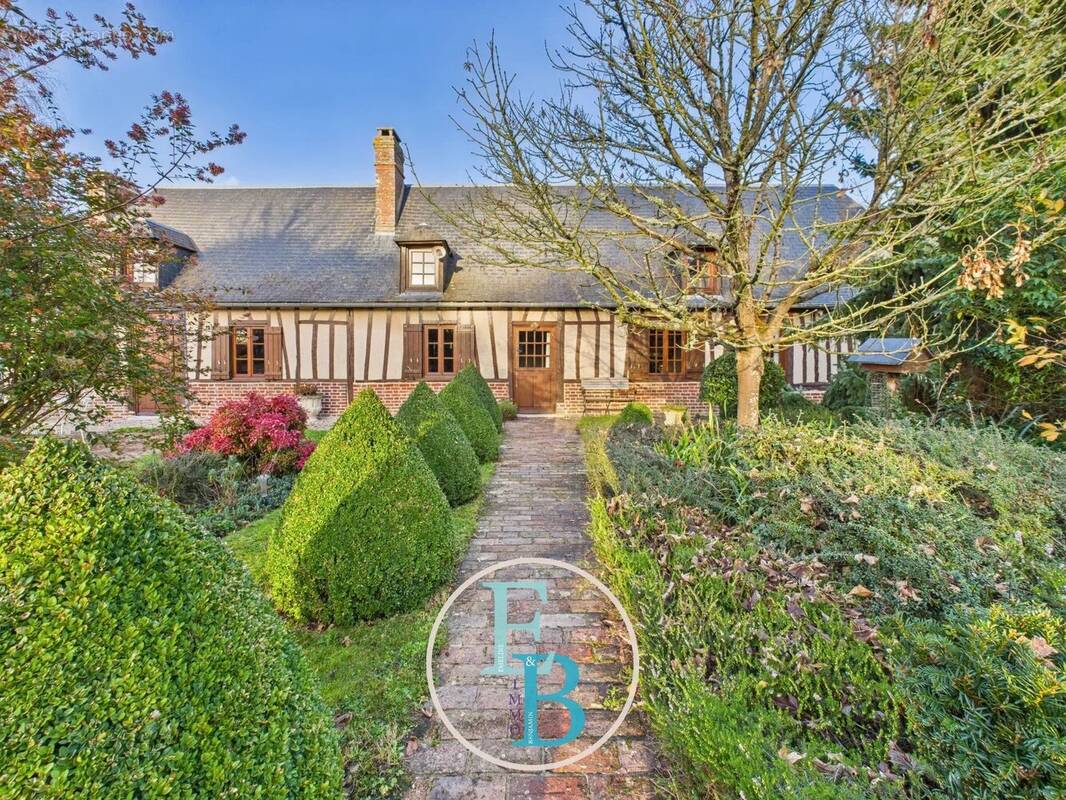 Maison à LE BEC-HELLOUIN