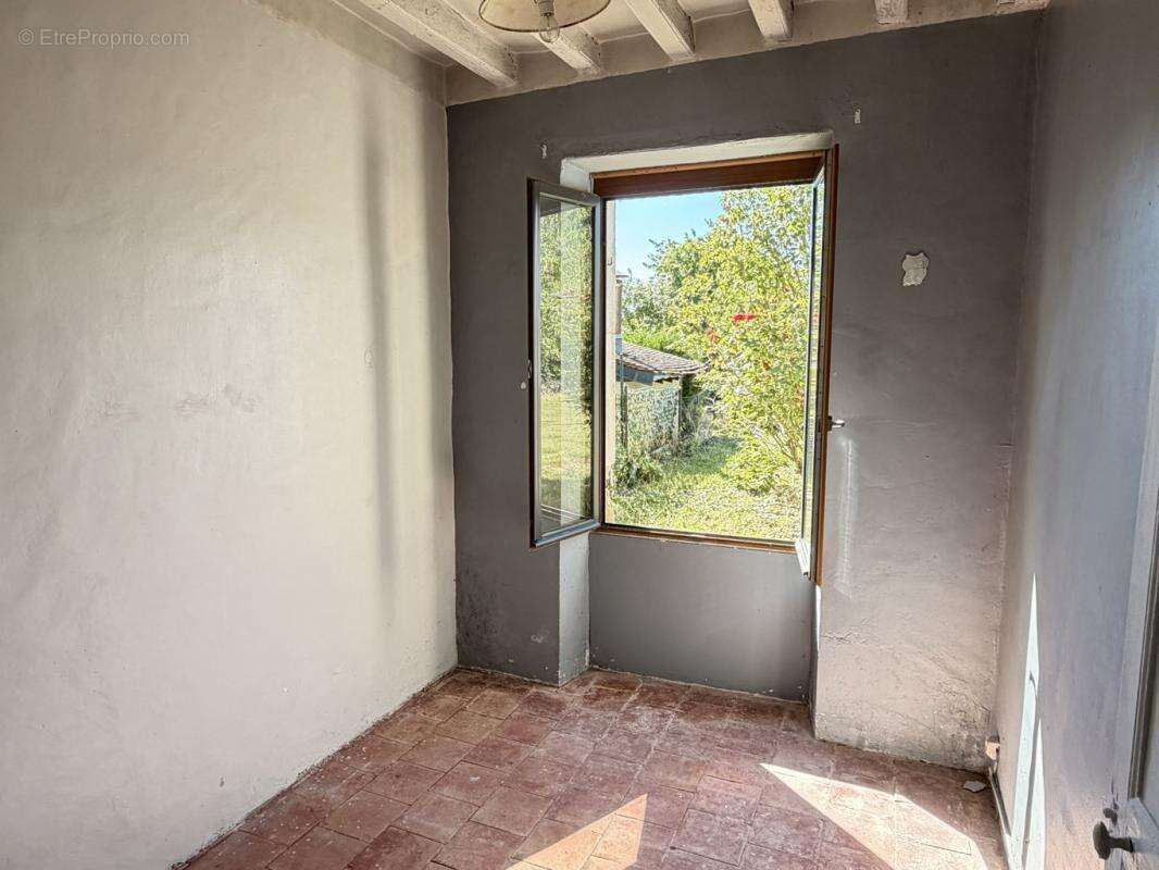 Maison de caractère à vendre au cœur du village de René - photo 9