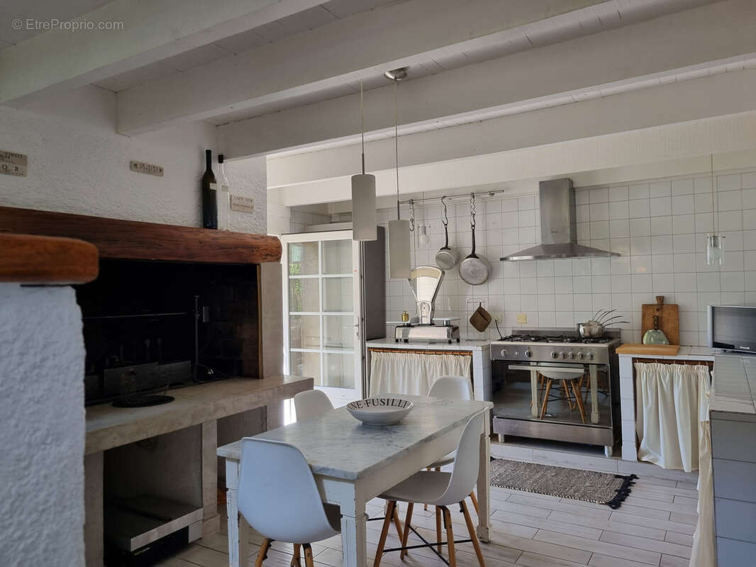 Le trésor caché: Belle propriété aux portes de Gruissan, un bien d'exception avec 24 690m2 de terrain! - photo 10