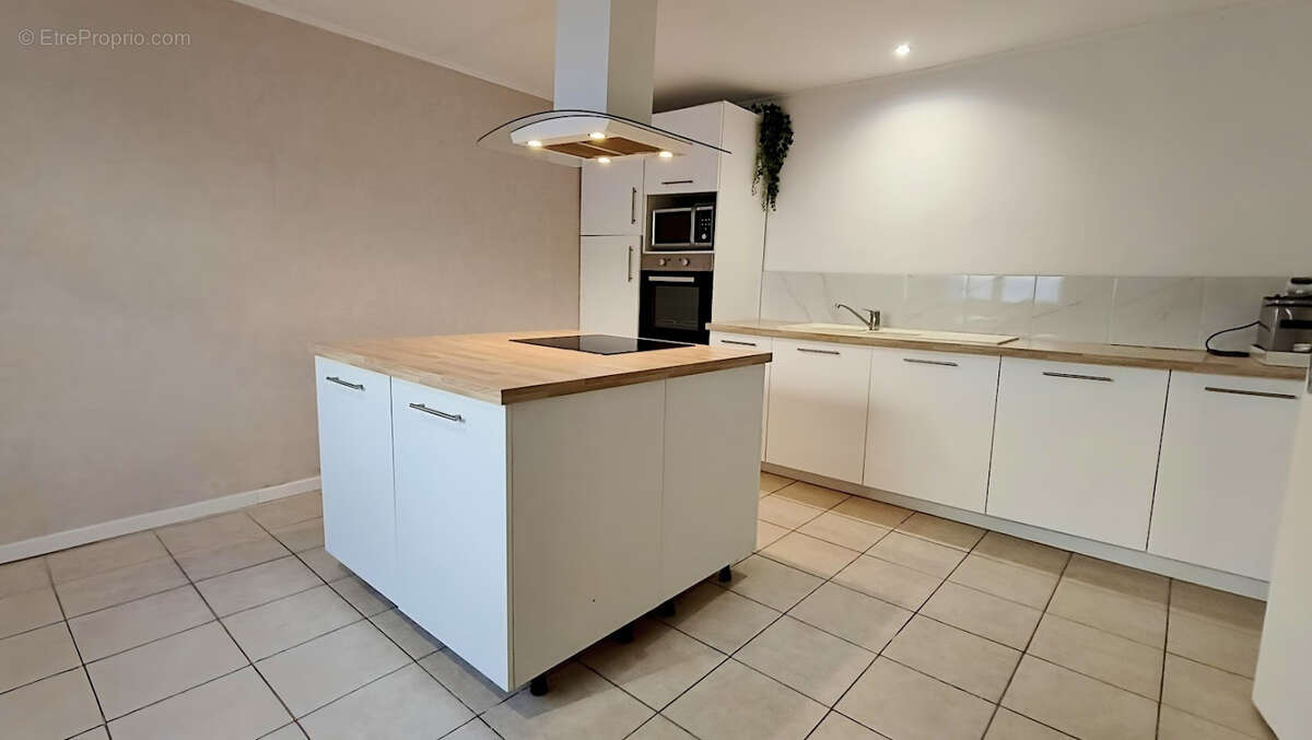 Maison à SAINT-MARTIN-LACAUSSADE