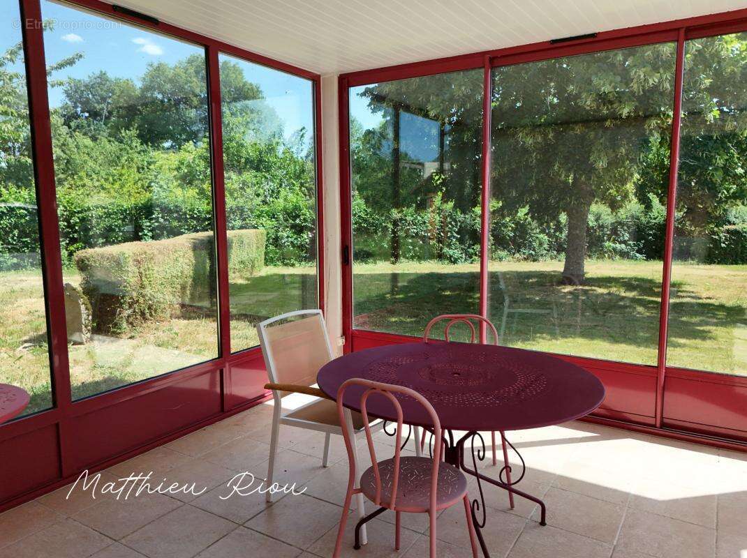 Maison 89 m² à Saint-Agnant-De-Versillat  - photo 4