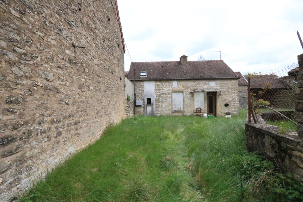 Maison à SENNEVOY-LE-BAS
