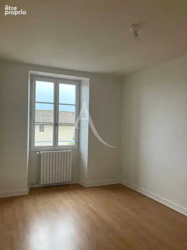 Appartement au coeur de FONTENAY LE COMTE - photo 4