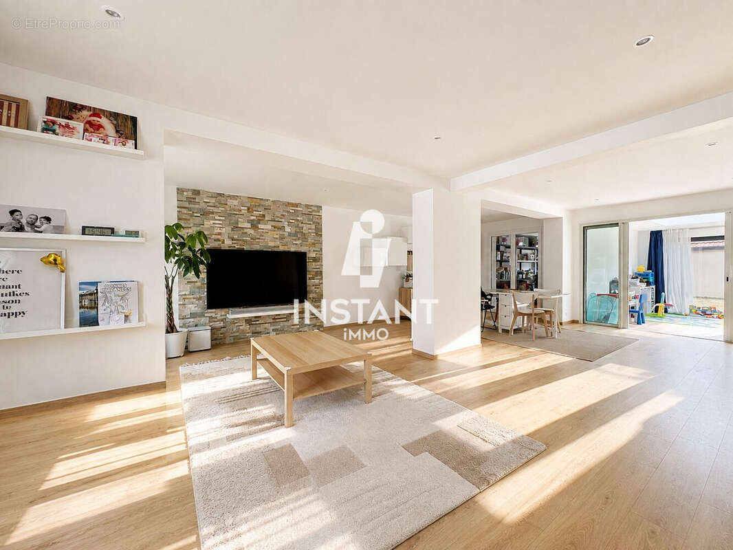 Maison 192 m² à Gretz-Armainvilliers  - photo 6