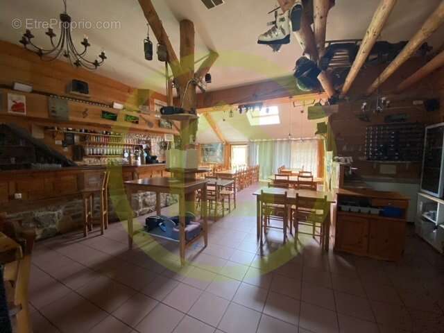 Commerce à SAINT-PIERRE-DE-CHARTREUSE