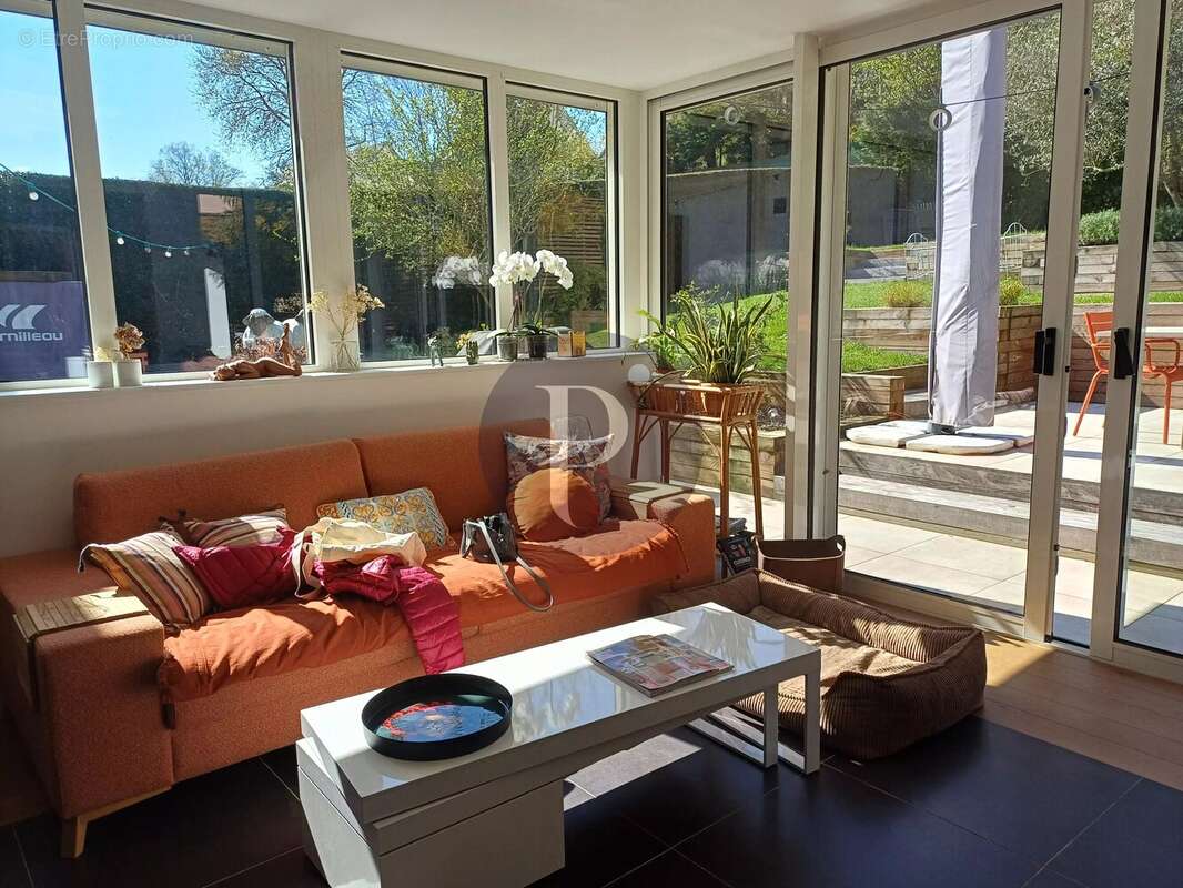 Maison à VERRIERES-LE-BUISSON