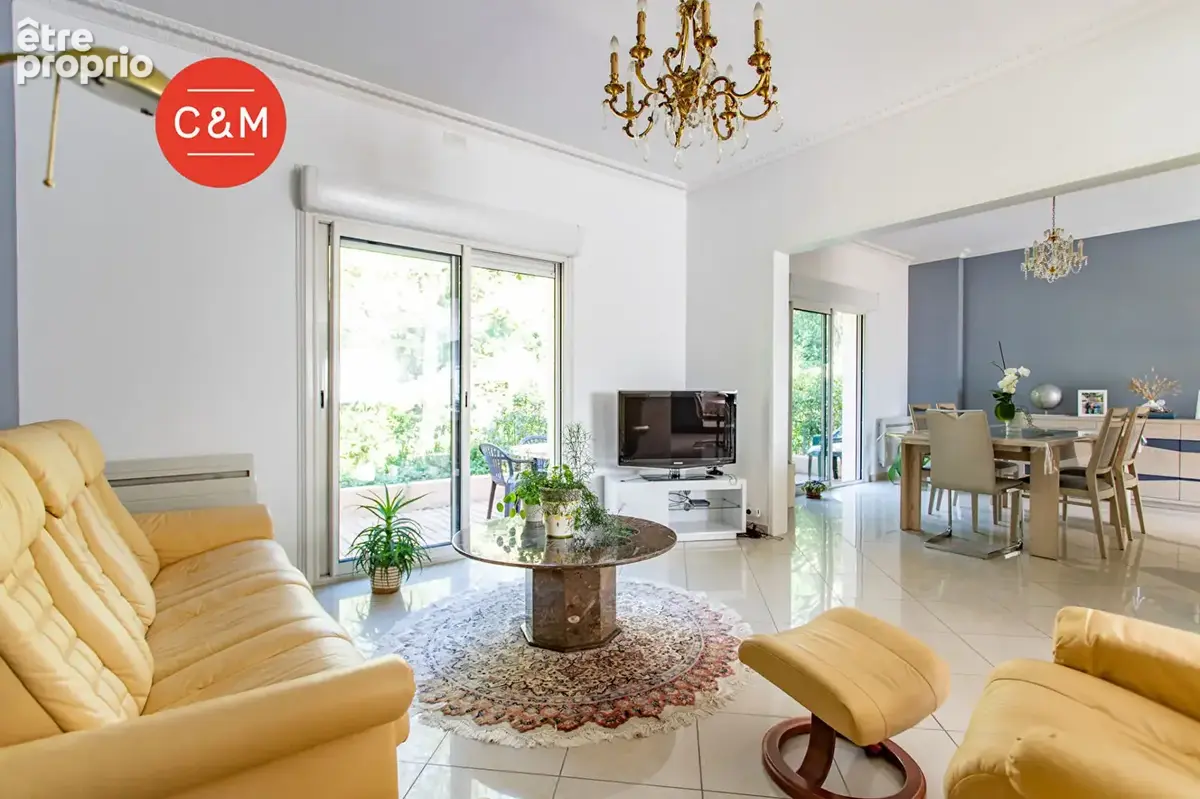 PONT-SAINT-MARTIN - Plain-pied 5 pièces 116 m² - photo 4