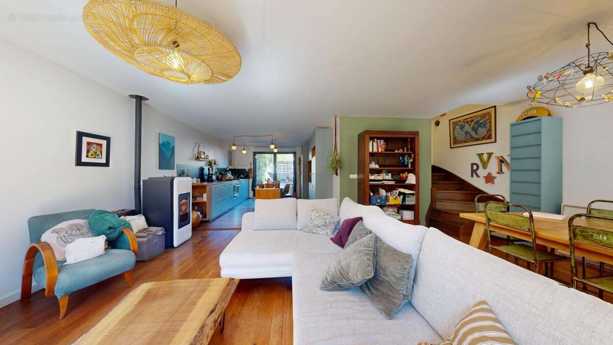 Maison à SATHONAY-CAMP