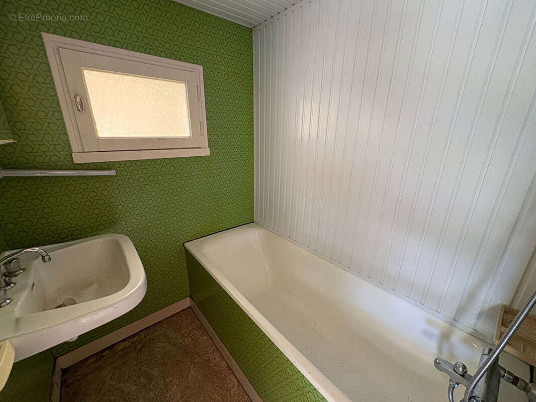 Maison à CHATEAUNEUF