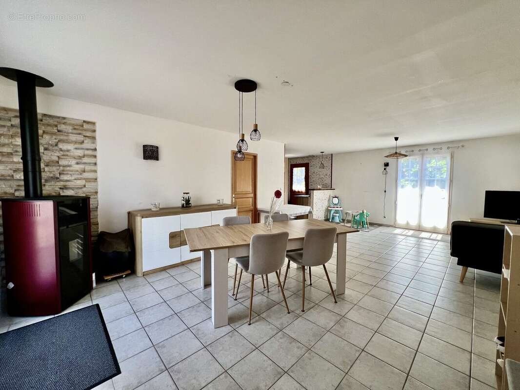 Maison 115 m² à Villermain  - photo 2
