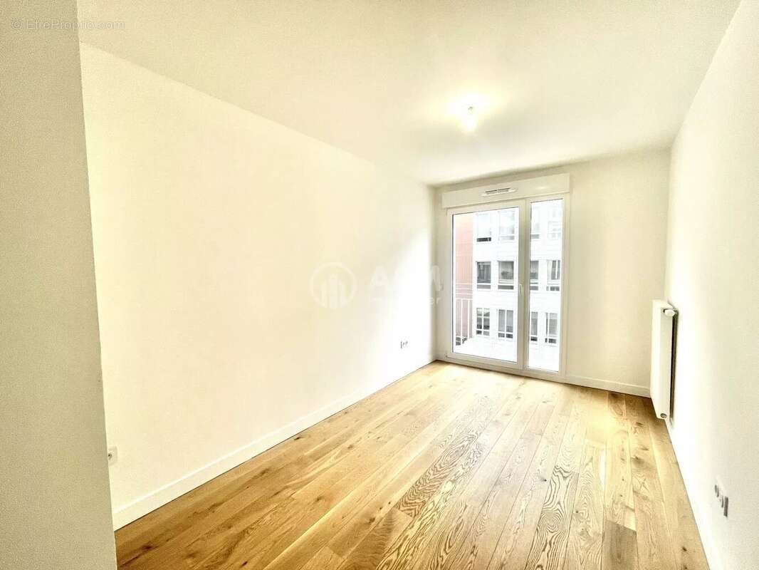 Appartement à LEVALLOIS-PERRET