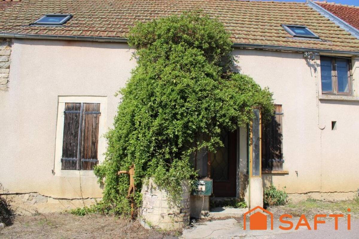 Photo 1 - Maison à CORROMBLES