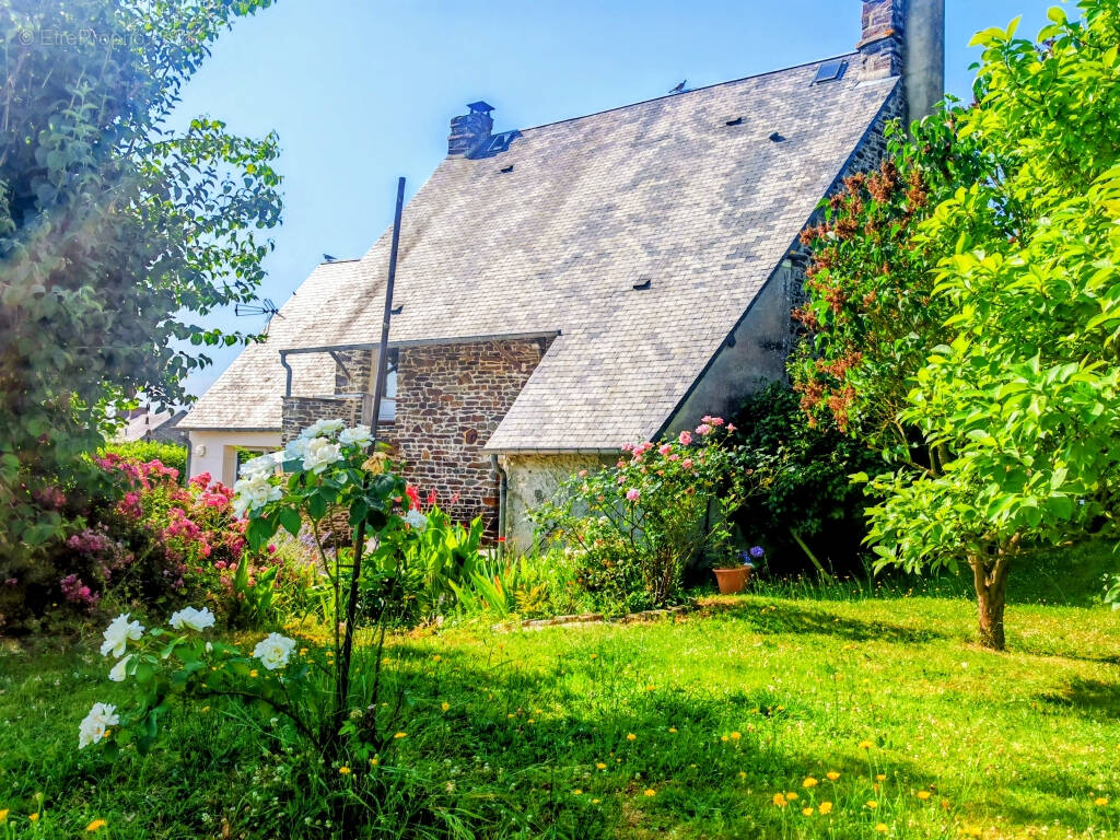 Maison à CONDE-SUR-NOIREAU