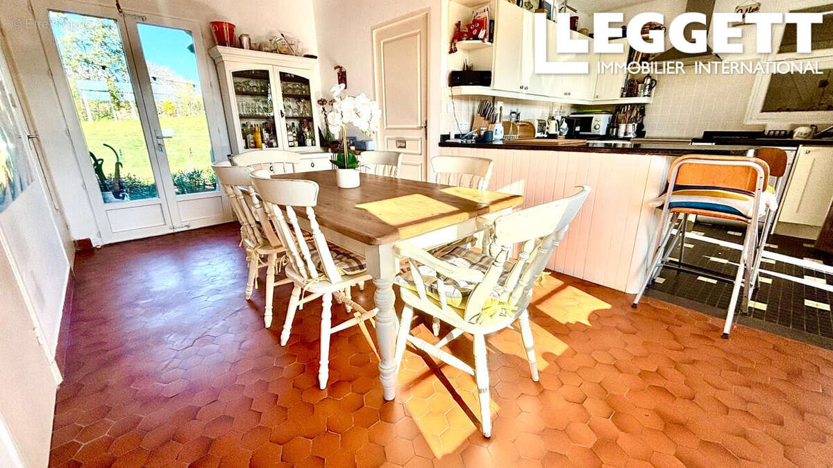 Maison à JUGON-LES-LACS