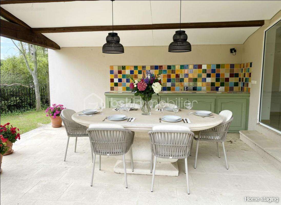 LACOSTE (84) - Maison de plain-pied avec piscine - Vue imprenable sur le Luberon  - Idéal famille ou investissement - photo 13