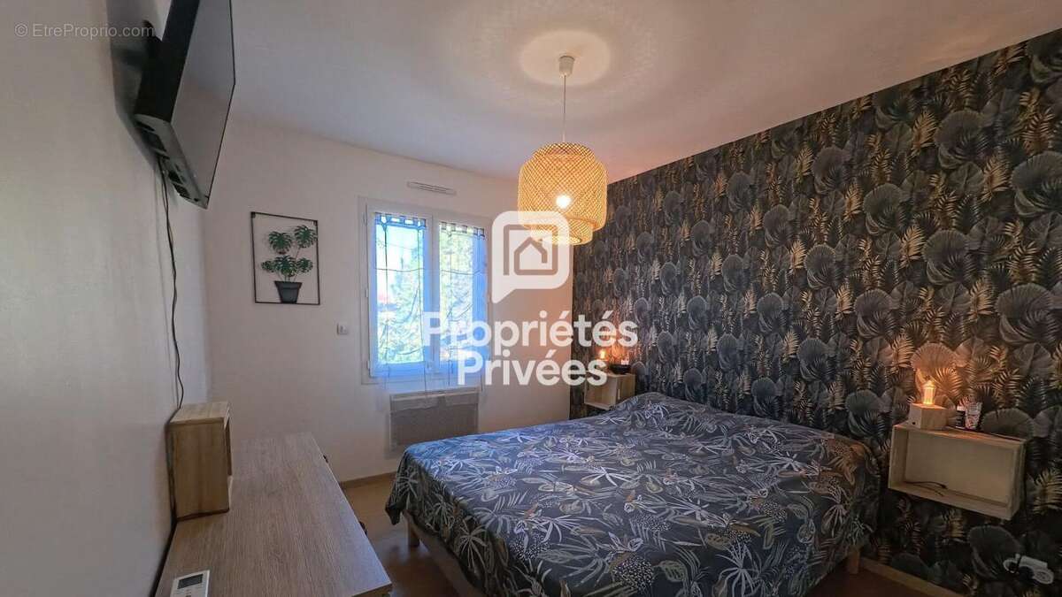 Maison PLAIN-PIED + 2 GARAGES - Secteur Nontron - photo 9