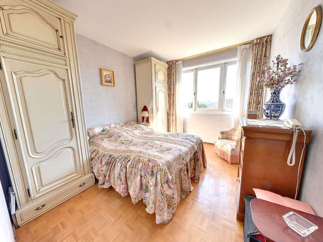 Appartement à LE PERREUX-SUR-MARNE