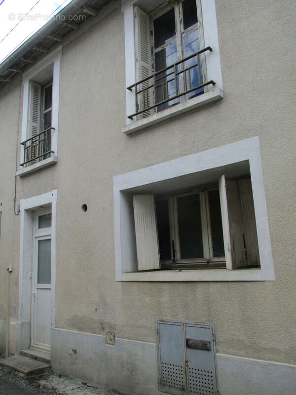 Maison à LUSIGNAN