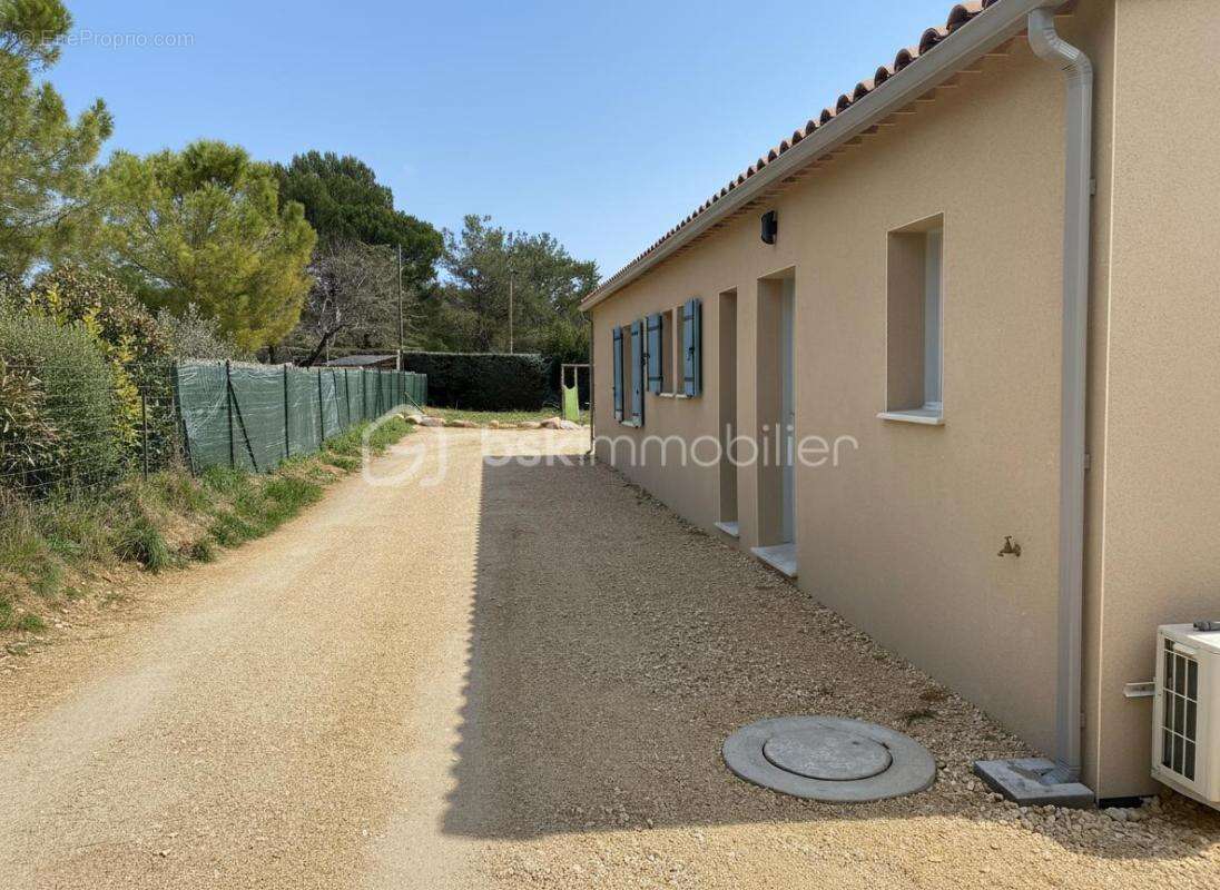 Saint-saturnin-lès-apt (84) - villa contemporaine de 2021 – plain-pied – 4 chambres - photo 17