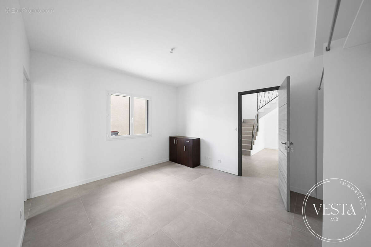 Maison à COLLONGES-LES-PREMIERES