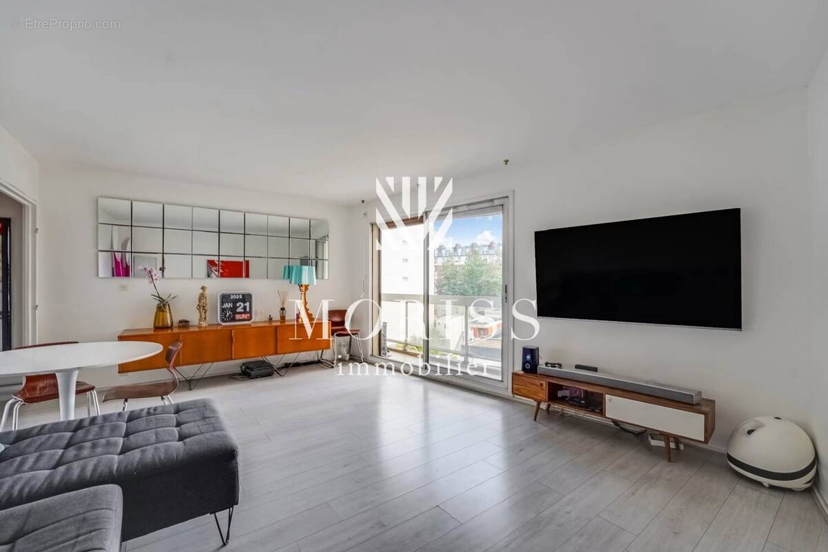 Appartement à PARIS-14E