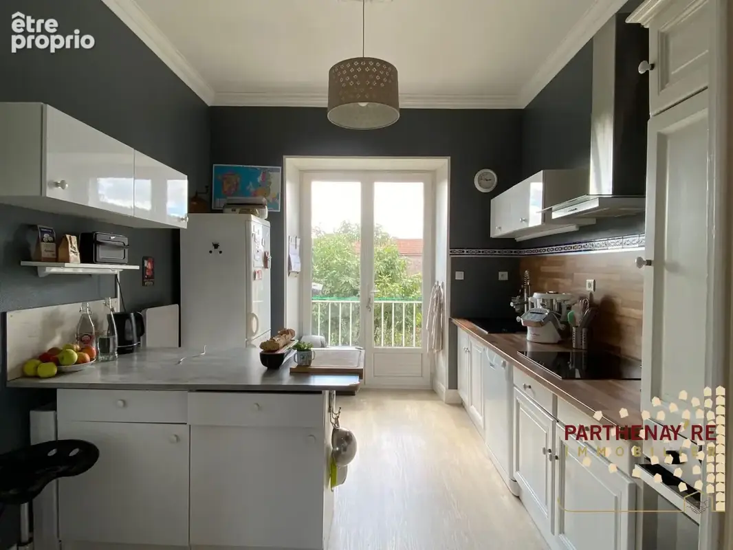Maison 7 pièces 167 m² à vendre à Parthenay (79200) - photo 2